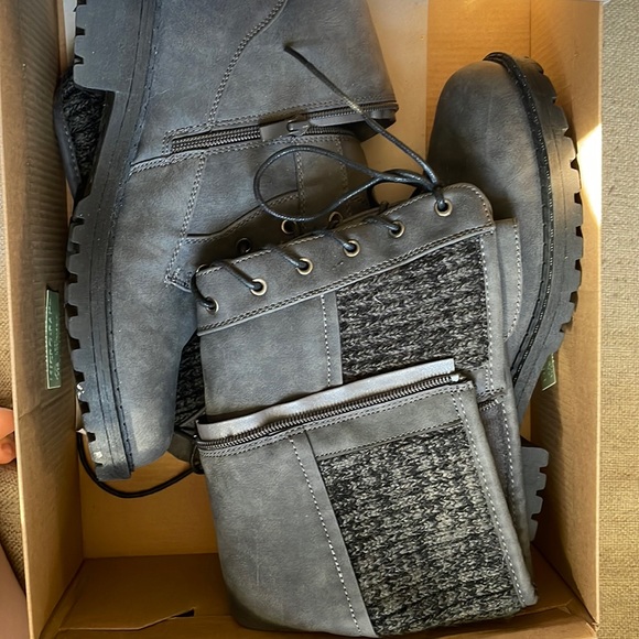 Never worn knee high boots - Picture 1 of 6